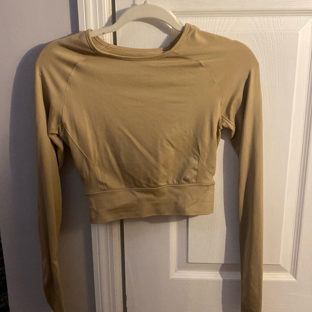 Athletic long sleeve